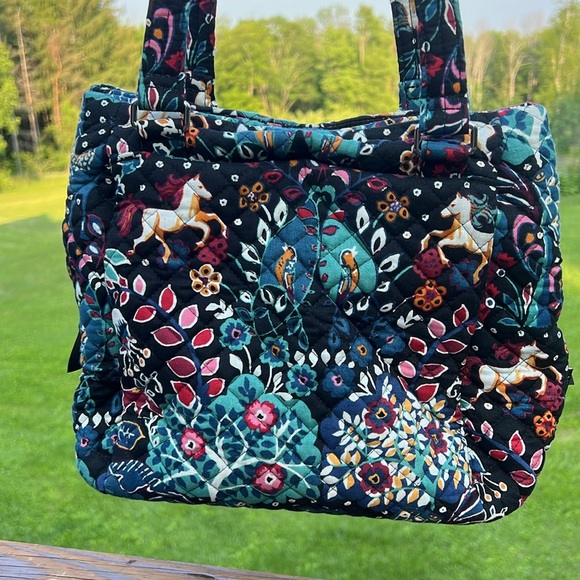 Vera Bradley Enchantment multi compartment shoulder bag EUC - Picture 3 of 13